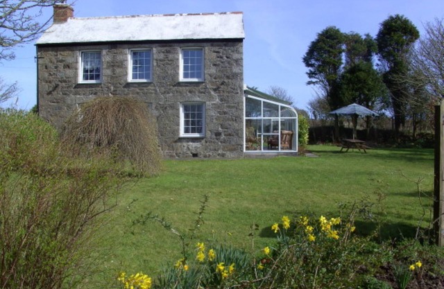 Traditional Cornish Cottage With Some Sea Views Coverack, Cornwall, England