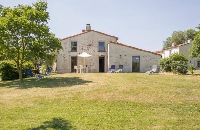 Traditional House in a Calm Setting with Garden and Wifi