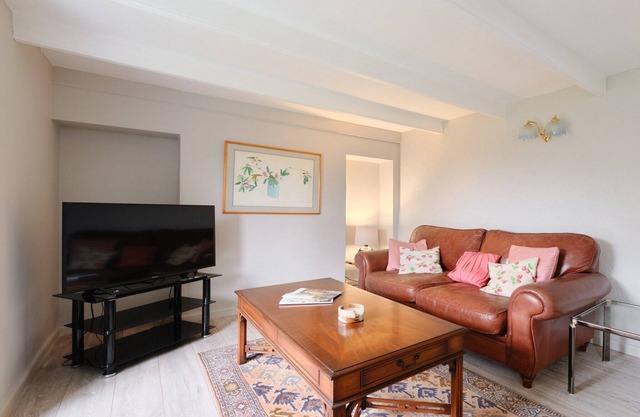 Traditional holiday cottage in Goldsithney, No Deposit