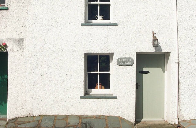 Traditional ’olde worlde’ cottage set in the heart of walkers paradise.