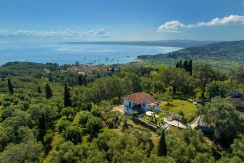 Traditional Seaview Home Candili