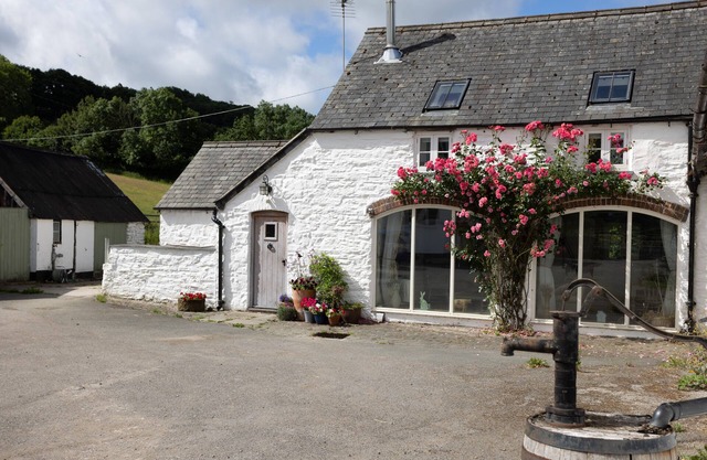 TRADITIONAL STYLE COTTAGE WITH STUNNING VIEWS