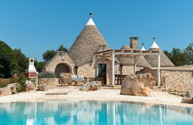 Traditional Trullo with large private pool