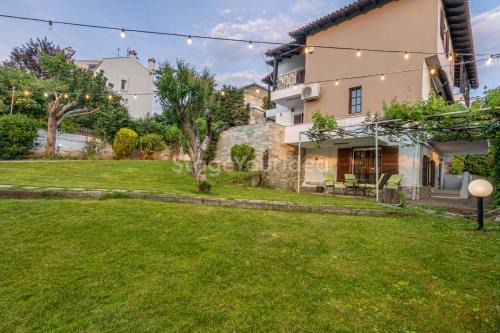 Traditional villa appartment with garden, also for gatherings ,15 minutes from Thessaloniki airport