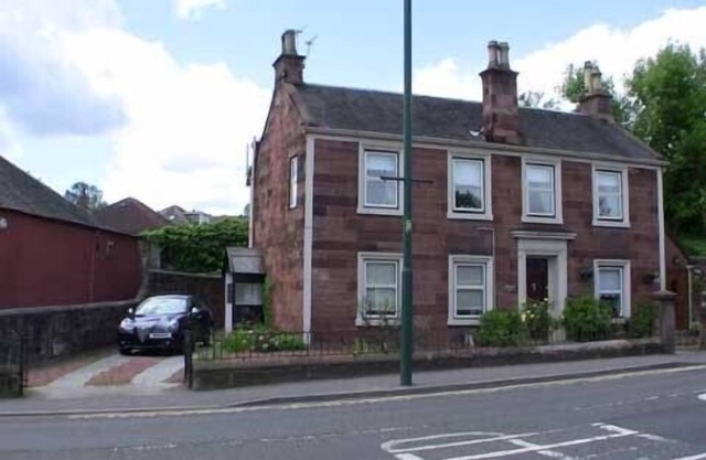 Traditional2-bed conversion in Bothwell village, near Glasgow
