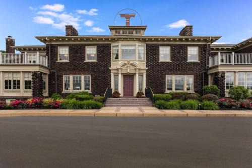 Traditions Hotel & Spa Johnson City - Binghamton, an Ascend Collection Hotel