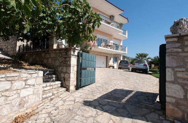 Tragana Villa