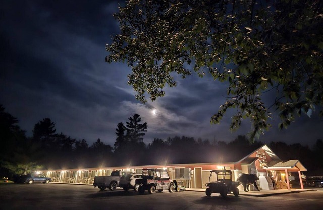 Trails Inn Quadna Mountain Motel & RV