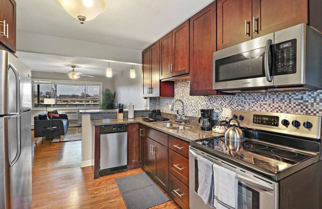 Tranquil 1BR Apartment in Arlington Heights