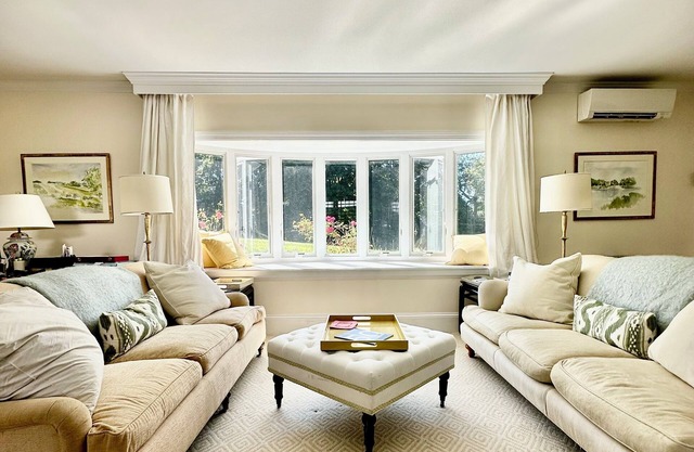 Tranquil 2-bedroom condo with AC in Guilded Age Mansion in Newport