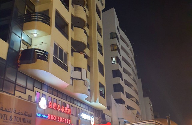 Tranquil 2-bedroom hostel in brilliant Dubai with AC, WiFinSafe and clean.