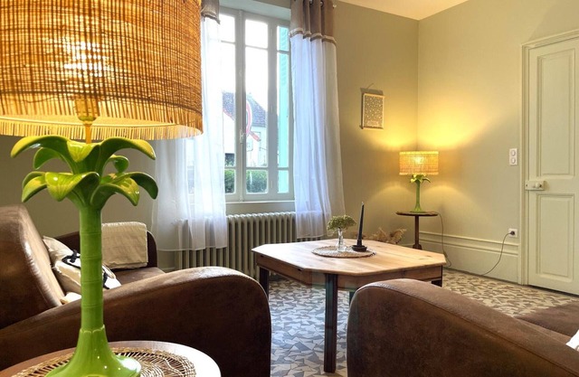 Tranquil cottage with garden, parking and Wi-Fi in La Ferté-Hauterive