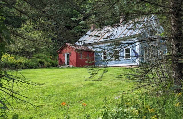 Tranquil farmhouse in charming Lake Elmore. Swim, Hike, Bike and Ski