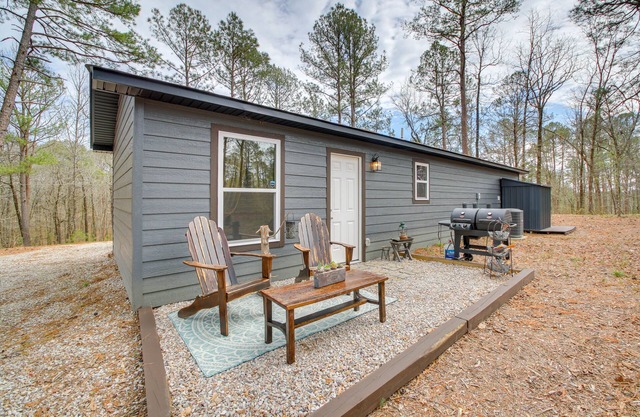 Tranquil Hot Springs Getaway Near Ouachita River!