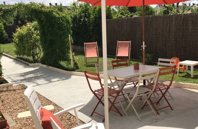 Tranquil House in Peaceful Châteauroux with Garden, Parking, and Full Comfort