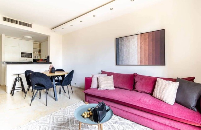 Tranquil King David Apartment with Free Parking