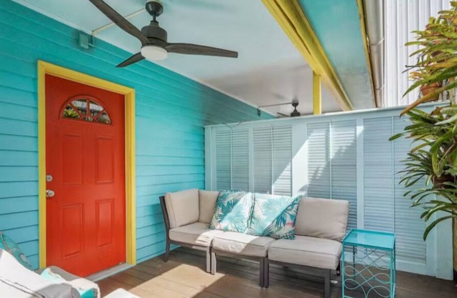 Tranquil NOLA Getaway Steps to Magazine King Bed