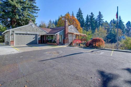 Tranquil Riverfront Retreat
