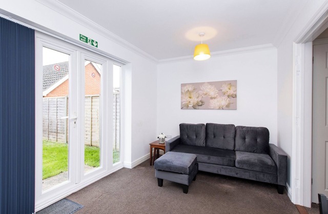 Tranquil Riverside Retreat in Norwich