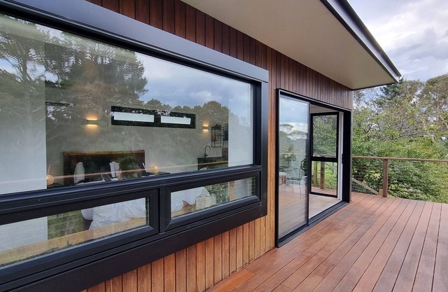 Tranquil Studio Retreat in Leura with Private Bush Outlook.