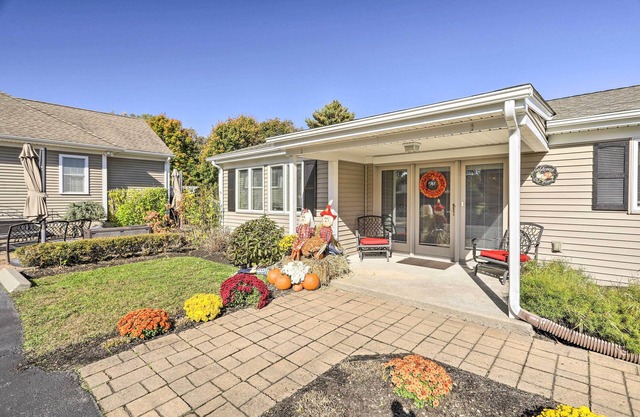 Tranquil Swansea Retreat w/Fire Pit & Grill!