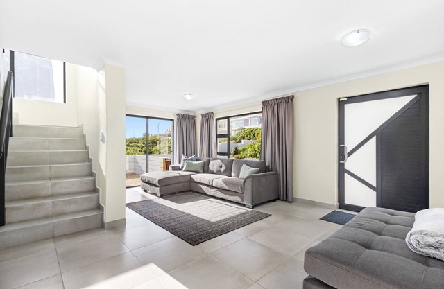 Tranquil Tides - Three Bedroom House, Sleeps 6