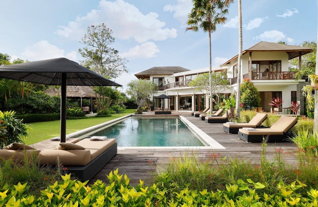 Tranquility and Luxury 6 Bedroom Villa, Jimbaran
