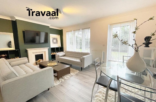 Travaal - 2 Bed Serviced Apartment Fleet