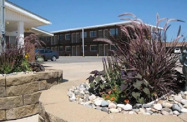 Travelers Lodge Motel Marshall