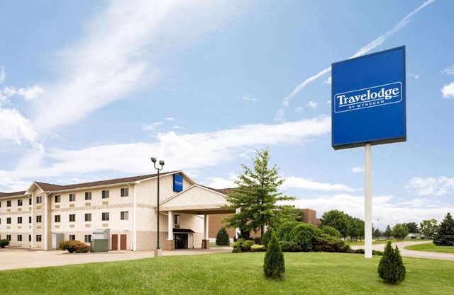 Travelodge by Wyndham Clinton Valley West Court
