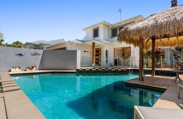 Treasure Cove 6 - Walk to Noosa River, restaurants of Gympie terrace & the Noosaville shops