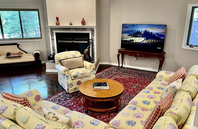 Tree House Like Home, Grill, Fire Pit, Bicycles, Games, Toys, WiFi