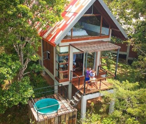 Treehouse Chalets - Luxury getaway within a short distance of Ella