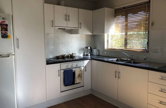 Treetops Cottage Farm Stay