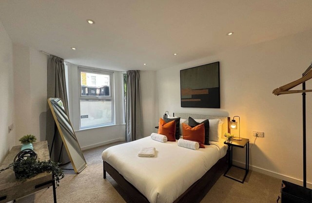 Trendy 2BR 2BA Flat in Crystal Palace