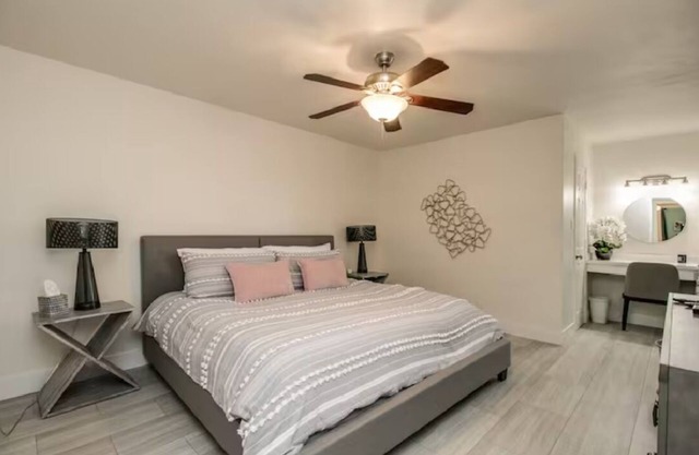Trendy and Cozy Condo in the Heart of Old Town Scottsdale!