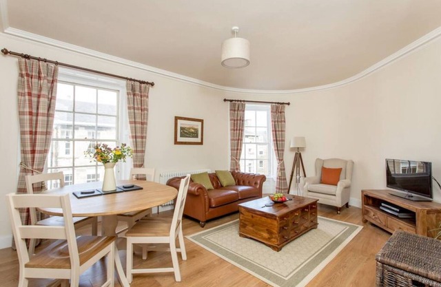 Trendy & Stylish Apartment in Edinburgh's New Town