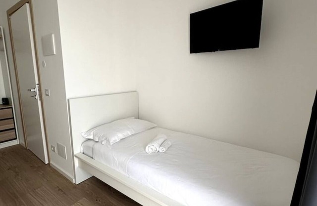 Triple room with private bathroom