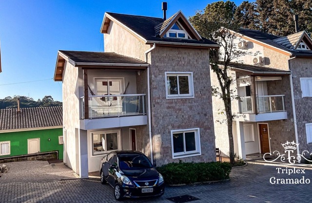 Triplex House with 03 Suites, Cond in Centro Gramado