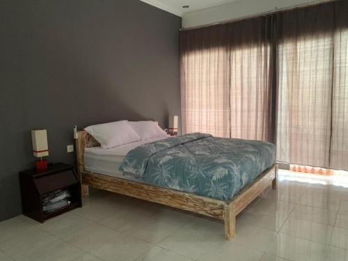 Trisula Room, Pool and Warung