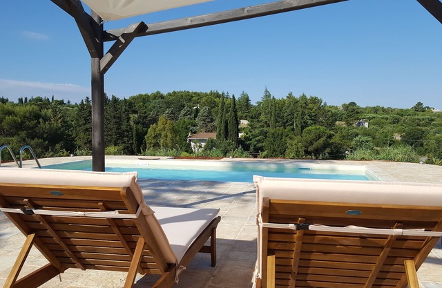 Trulli Parco Grande, panoramic residence with pool in Putignano