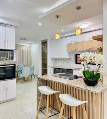 Tryazer Luxury Home