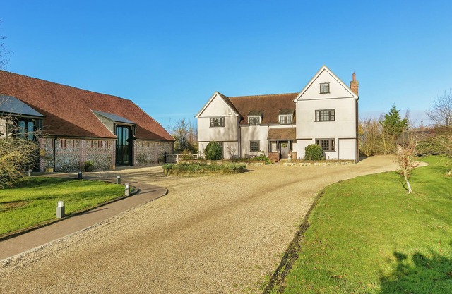 TUFFON HALL FARMHOUSE, family friendly in Sible Hedingham