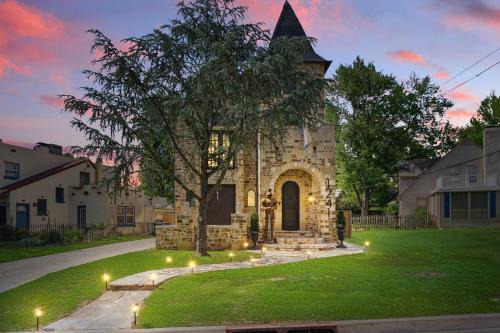Tulsa Gathering Place Castle-a Good Knight's Rest