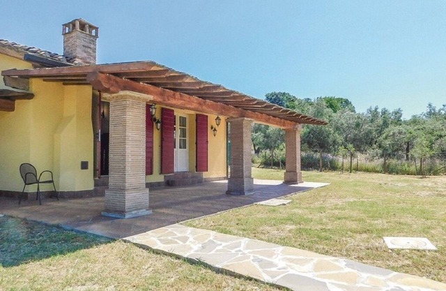 Tuscany: House "Old Abbey" among the olive trees with pool