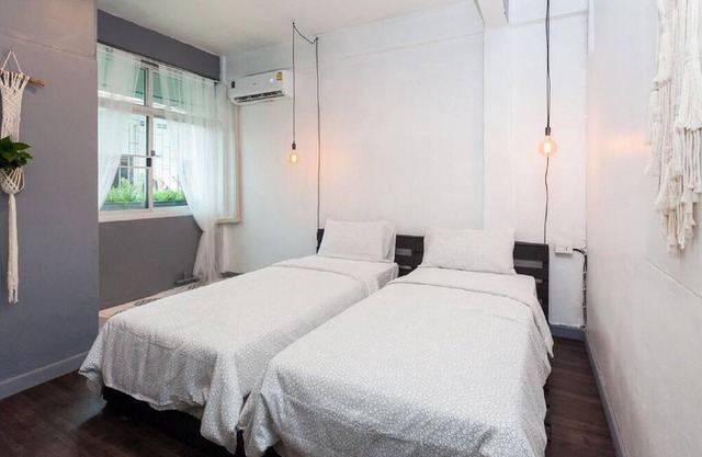 Twin Room ,13-minute walk from Temple of the Emerald Buddha