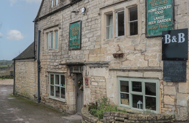 TWIN ROOM, pet friendly in Whiteshill
