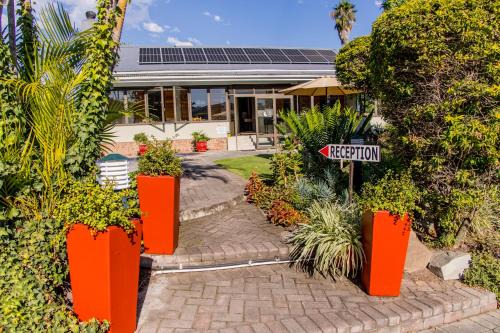 Twins Guesthouse NO LOAD SHEDDING