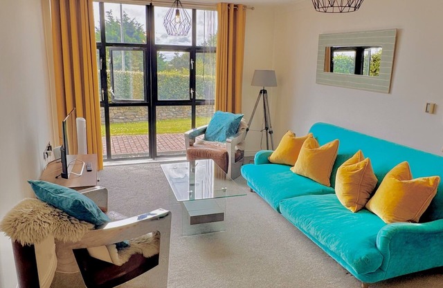 Two bedroom Apartment with partial sea view
