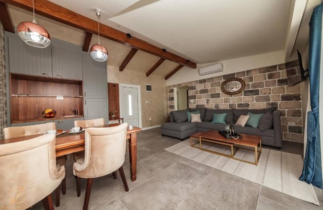 Two bedroom Apartment with Sea View and Balcony